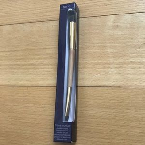 Tarte frame worker brush